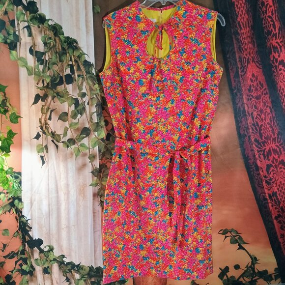 EUC: Vintage 60s Hong Kong Red & Orange Floral Cotton Midi Dress Size see desc - Picture 2 of 8